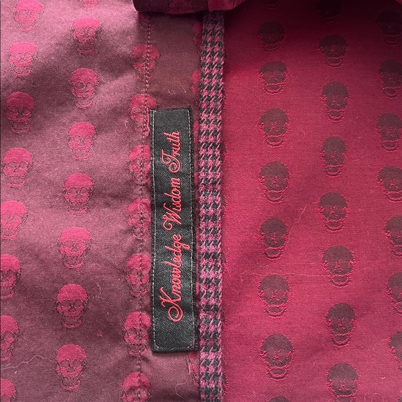 Robert Graham Burgundy Skulls Long Sleeve Button-Down Shirt with Flip Cuffs - XL - Picture 5 of 8